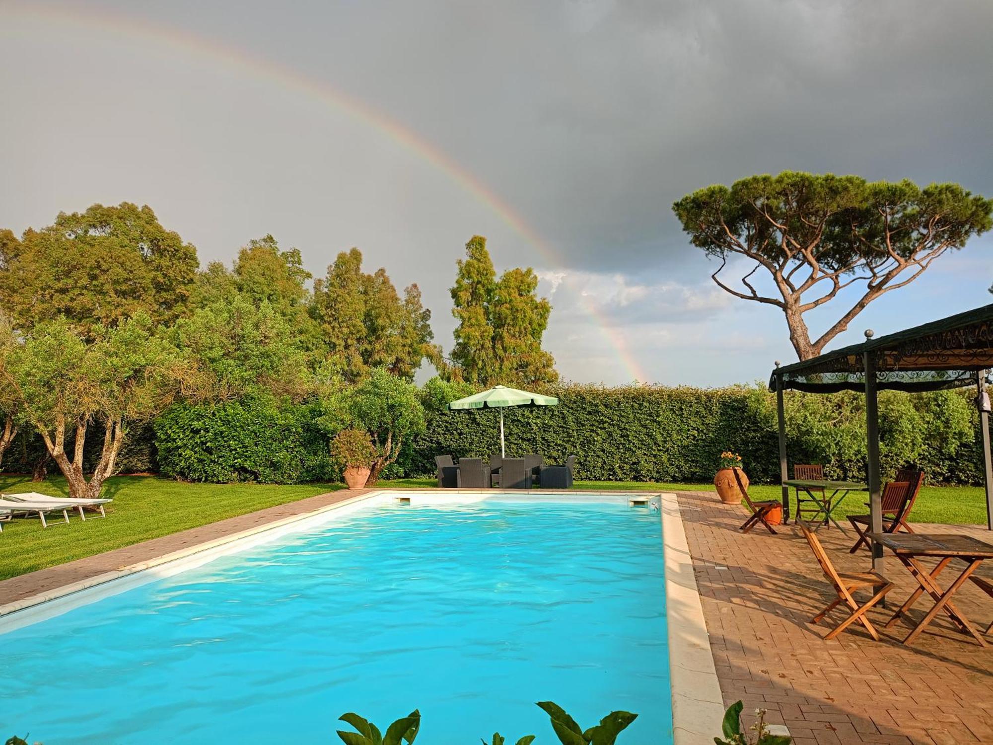 Casale Di Tormaggiore Villa And Country Suites Pomezia Ngoại thất bức ảnh