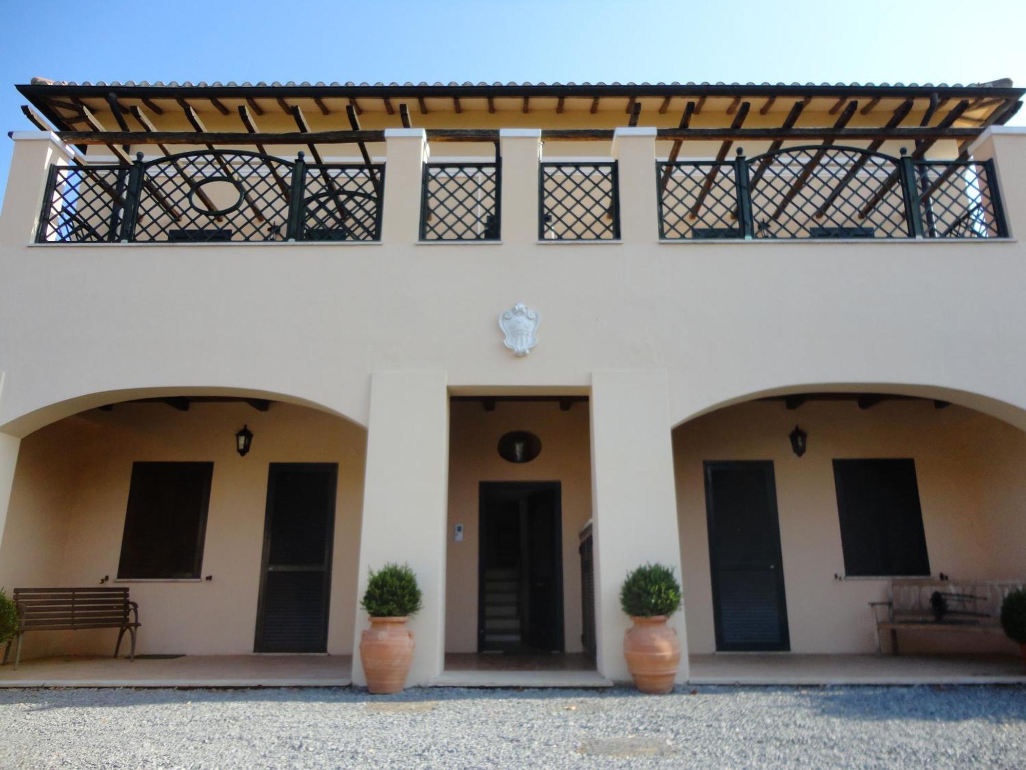 Casale Di Tormaggiore Villa And Country Suites Pomezia Ngoại thất bức ảnh