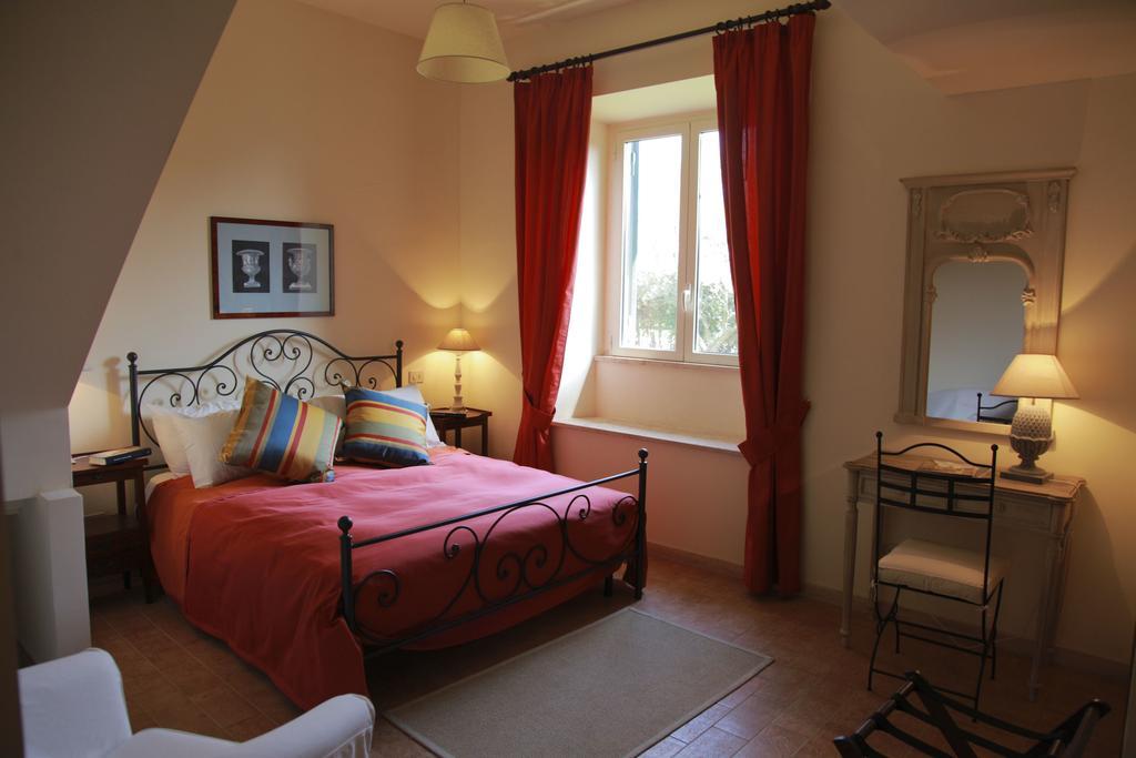 Casale Di Tormaggiore Villa And Country Suites Pomezia Ngoại thất bức ảnh
