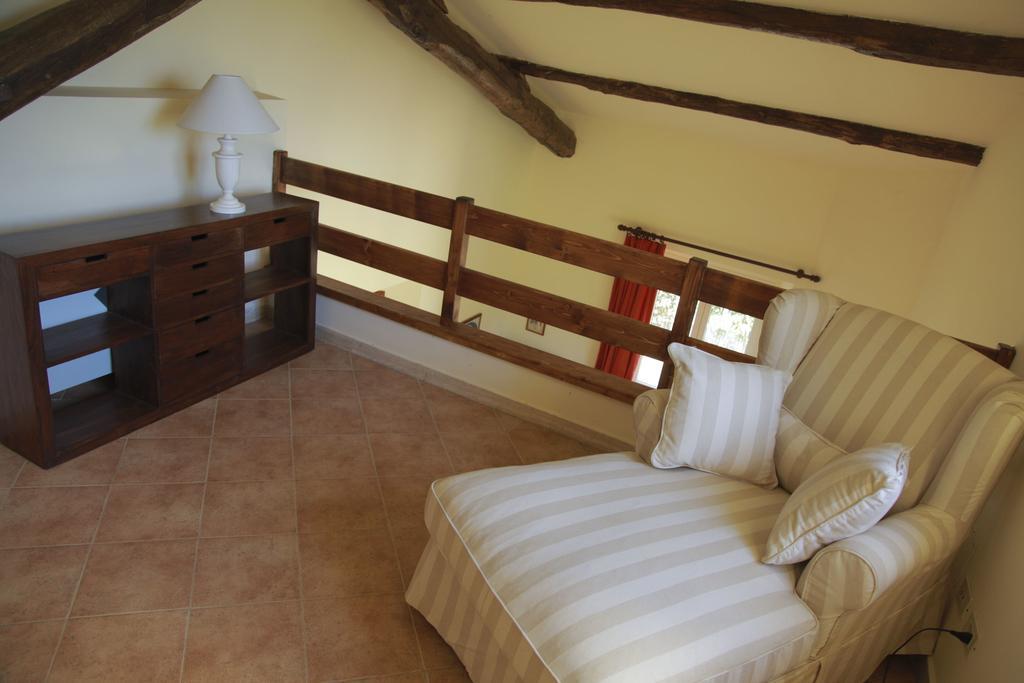 Casale Di Tormaggiore Villa And Country Suites Pomezia Ngoại thất bức ảnh