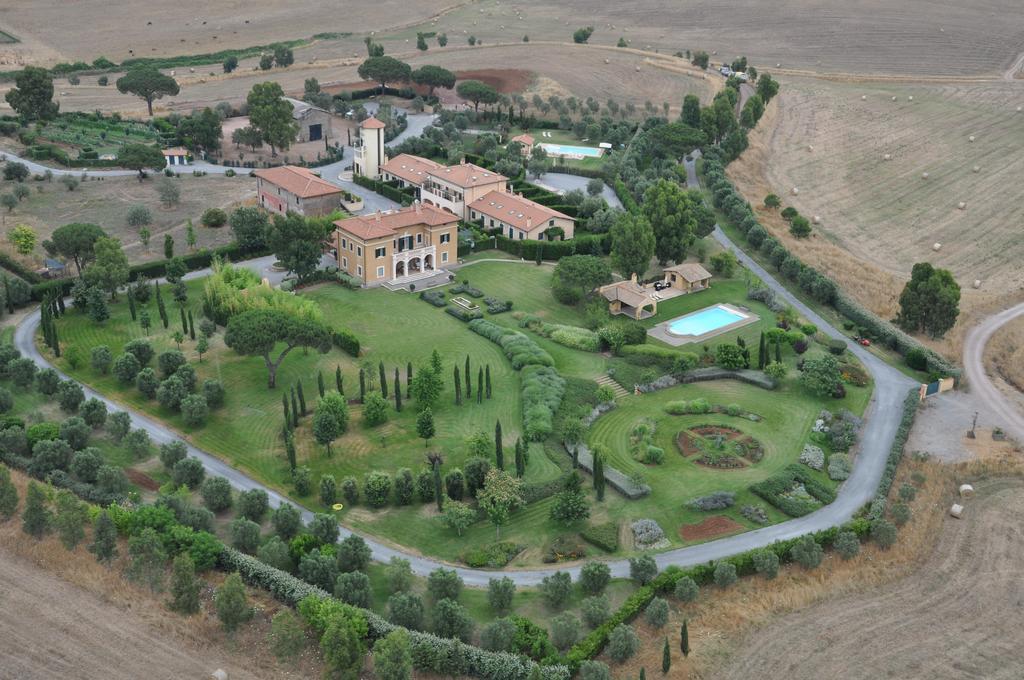 Casale Di Tormaggiore Villa And Country Suites Pomezia Ngoại thất bức ảnh