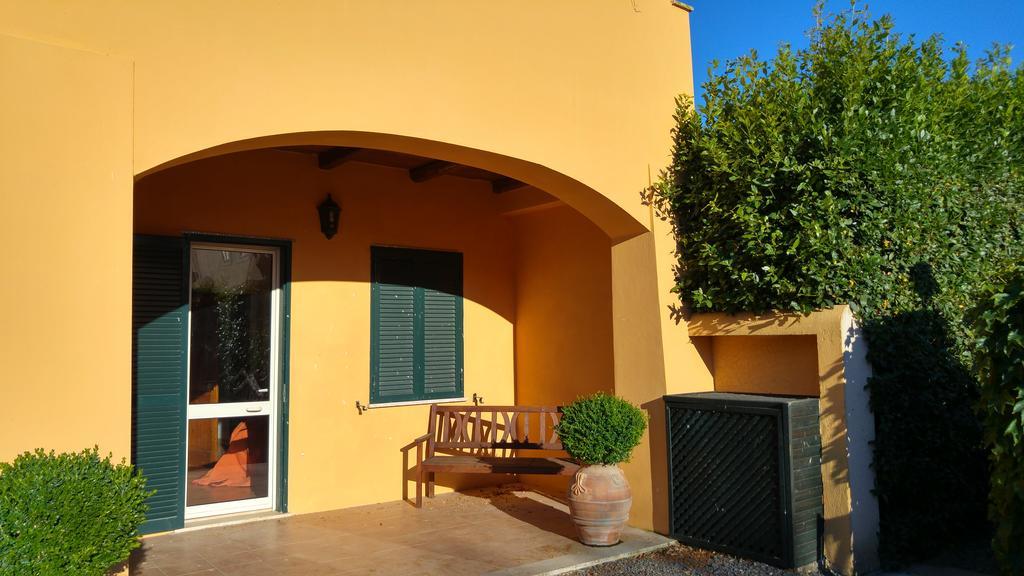 Casale Di Tormaggiore Villa And Country Suites Pomezia Ngoại thất bức ảnh