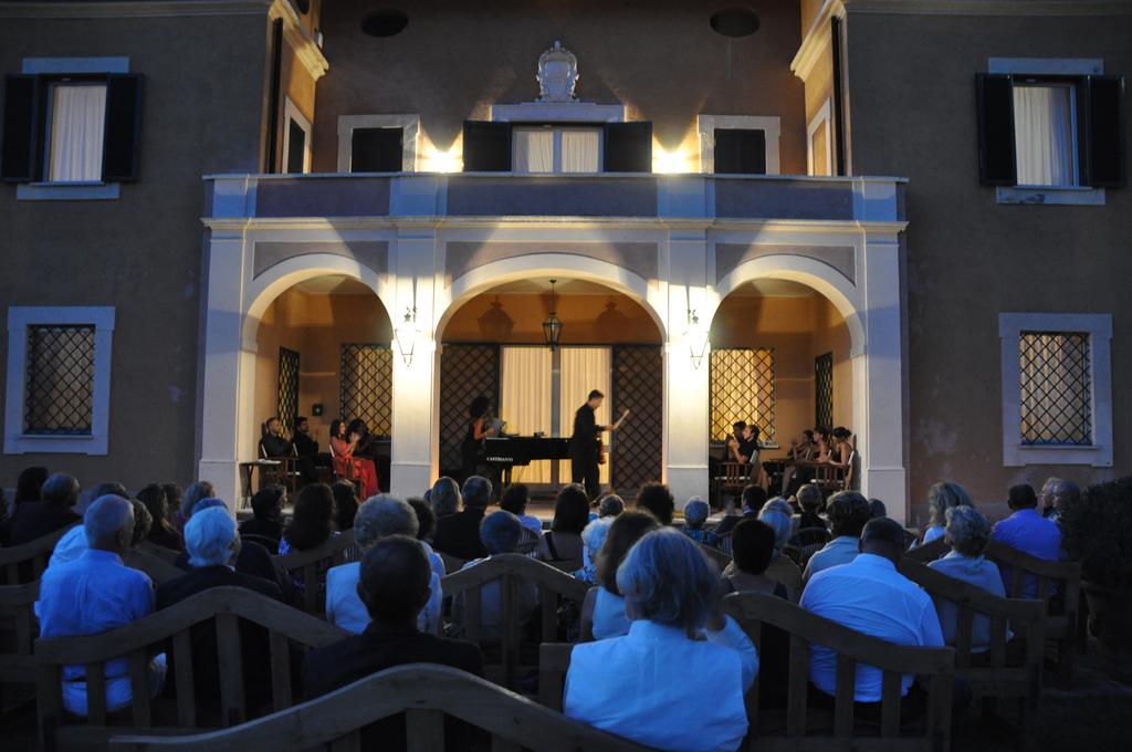 Casale Di Tormaggiore Villa And Country Suites Pomezia Ngoại thất bức ảnh
