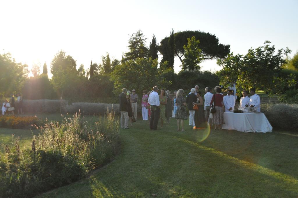 Casale Di Tormaggiore Villa And Country Suites Pomezia Ngoại thất bức ảnh