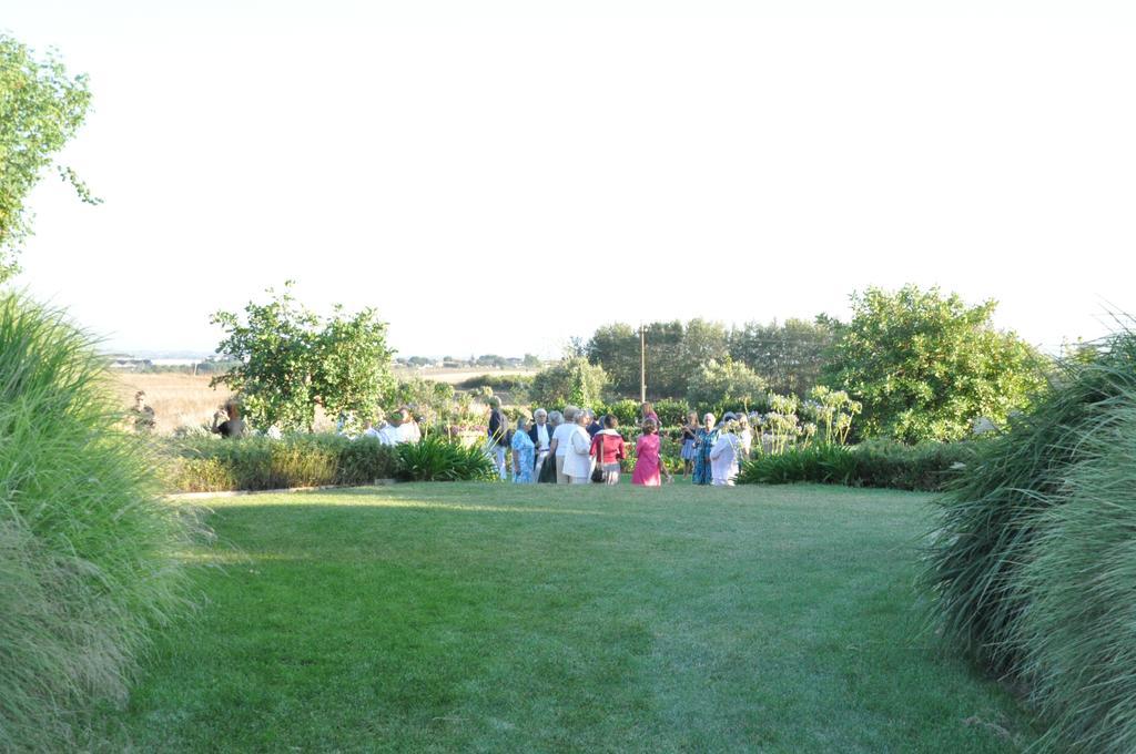 Casale Di Tormaggiore Villa And Country Suites Pomezia Ngoại thất bức ảnh