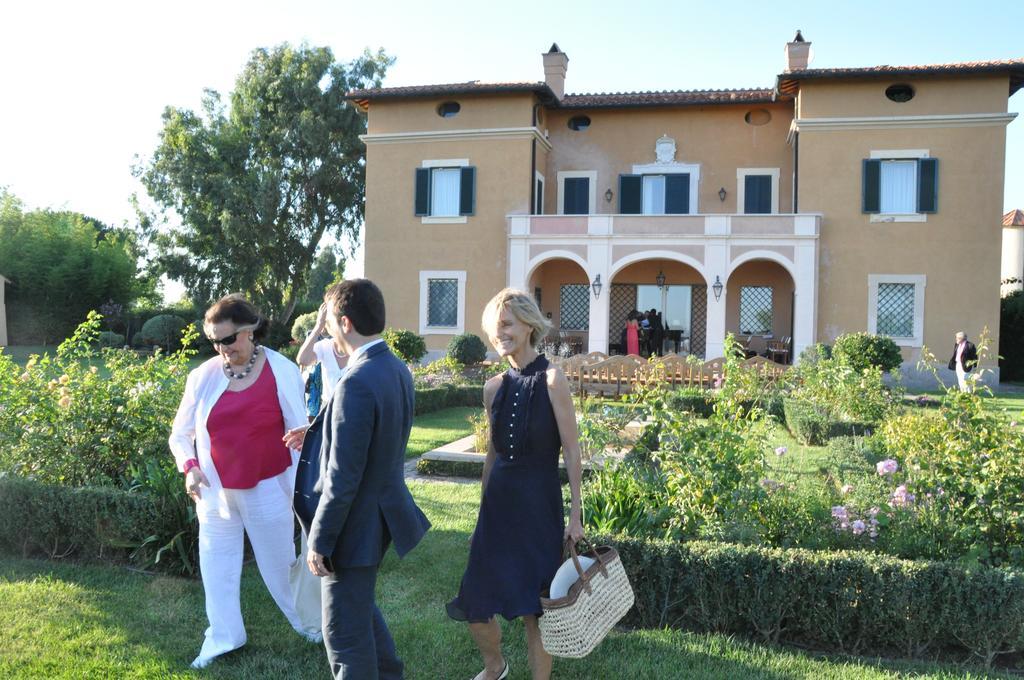 Casale Di Tormaggiore Villa And Country Suites Pomezia Ngoại thất bức ảnh