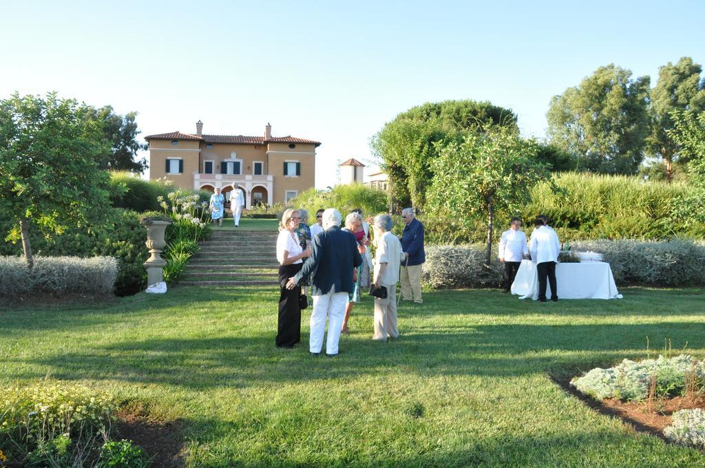 Casale Di Tormaggiore Villa And Country Suites Pomezia Ngoại thất bức ảnh